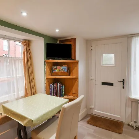 The At Mulgrave House