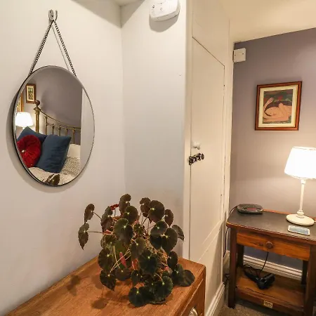 The At Mulgrave House Apartment